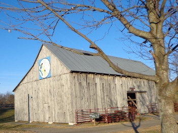photo tobacco barn outside